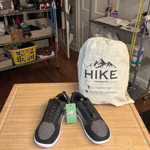HIKE Women's Size 7 Cloud Barefoot Black and White Athletic Sneakers #313